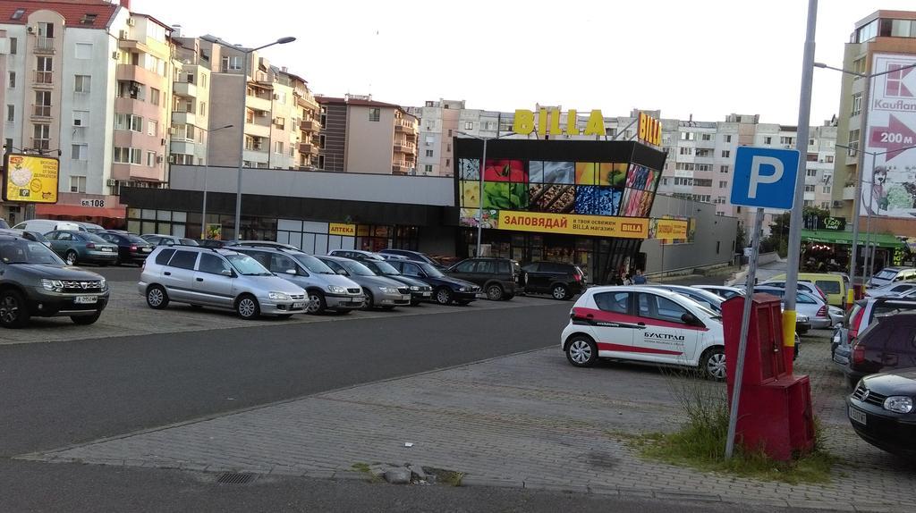 Black & White Apartment Burgas Exterior photo